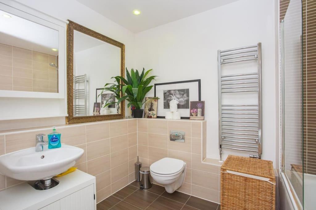 Unique & Welcoming 2Bd Flat In Limehouse Apartment London Exterior photo